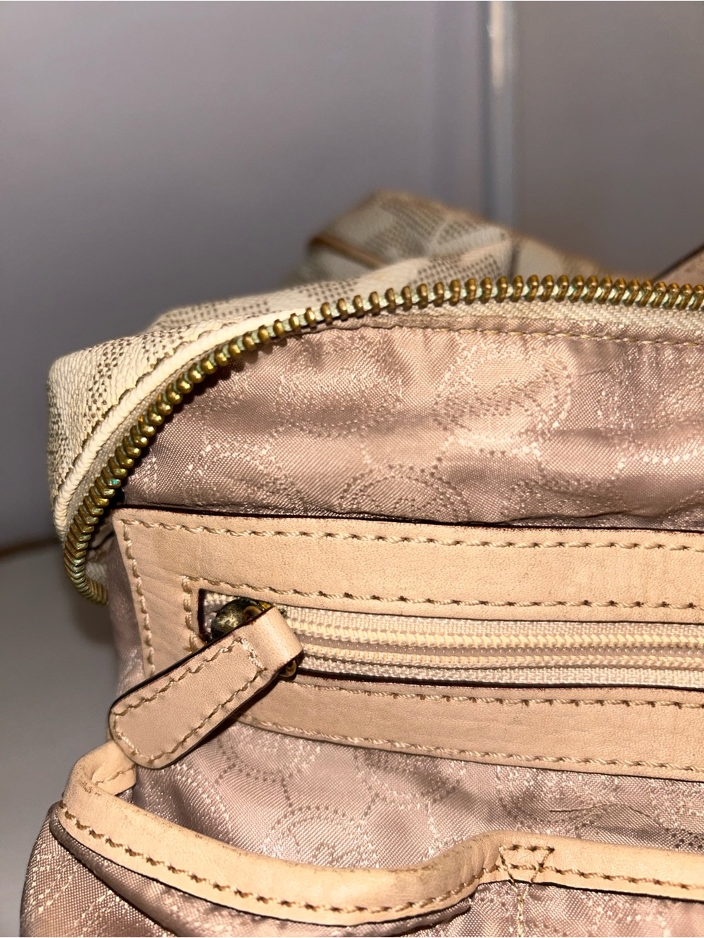 Michael Kors Grayson Signature Vanilla Satchel - Picture 6 of 9